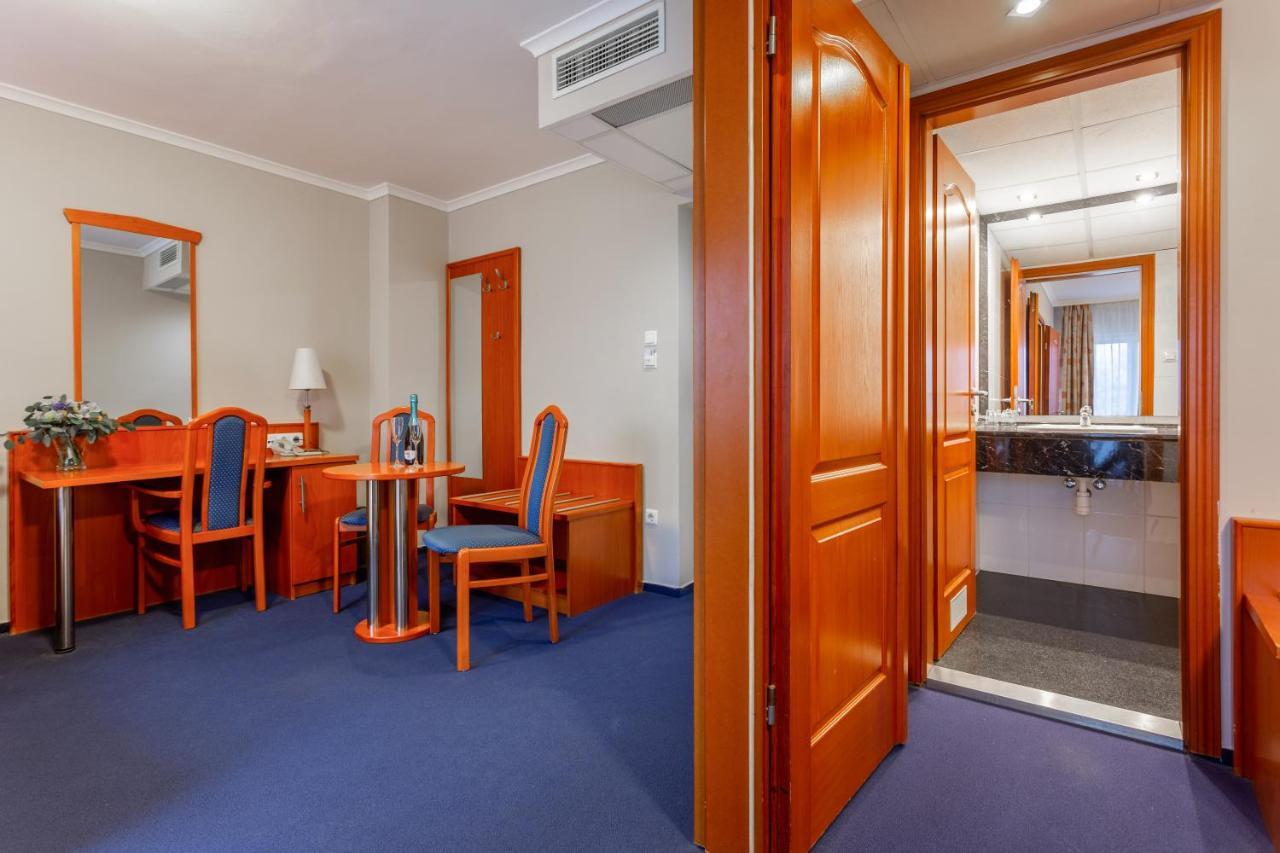 Szonyi Garden Hotel Pest Βουδαπέστη Εξωτερικό φωτογραφία
